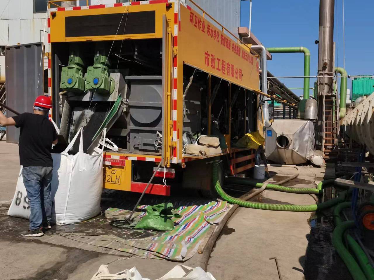 槐荫淤泥压干处理